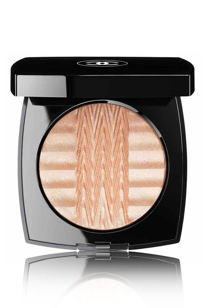 PLISSÉ LUMIÈRE DE CHANEL 
Illuminating Powder, Main, color, PLISSE LUMIERE