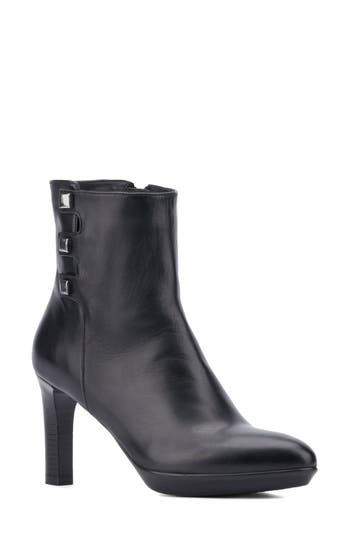 Aquatalia Romea Bootie In Black