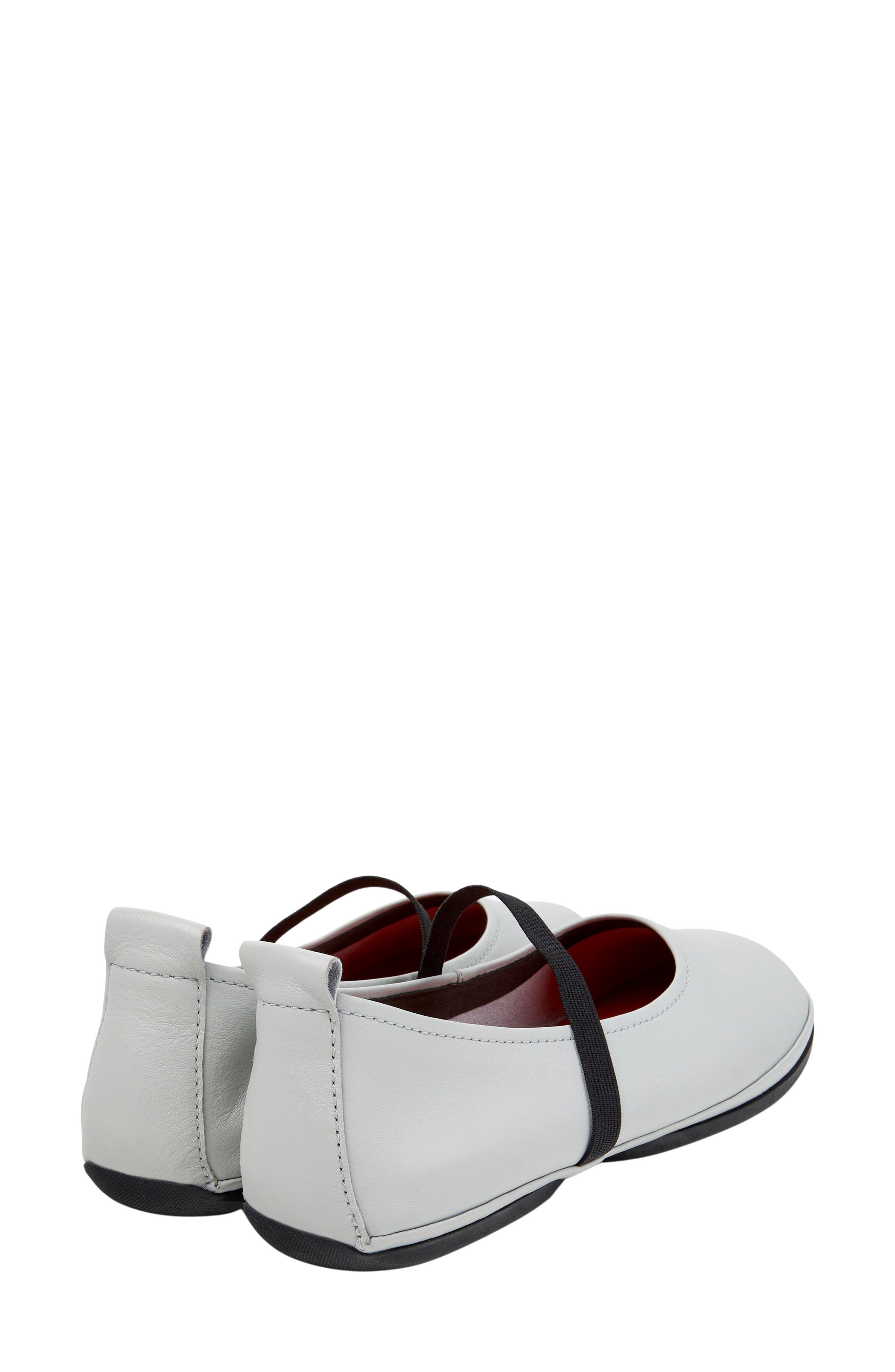 Camper Right Nina Flat, Alternate, color, Light Pastel Grey