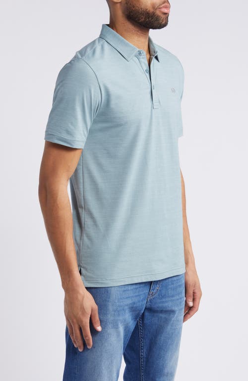 Travismathew The Heater Solid Short Sleeve Performance Polo In Arona