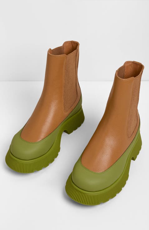 Gwen Mudguard Lug Sole Chelsea Boot