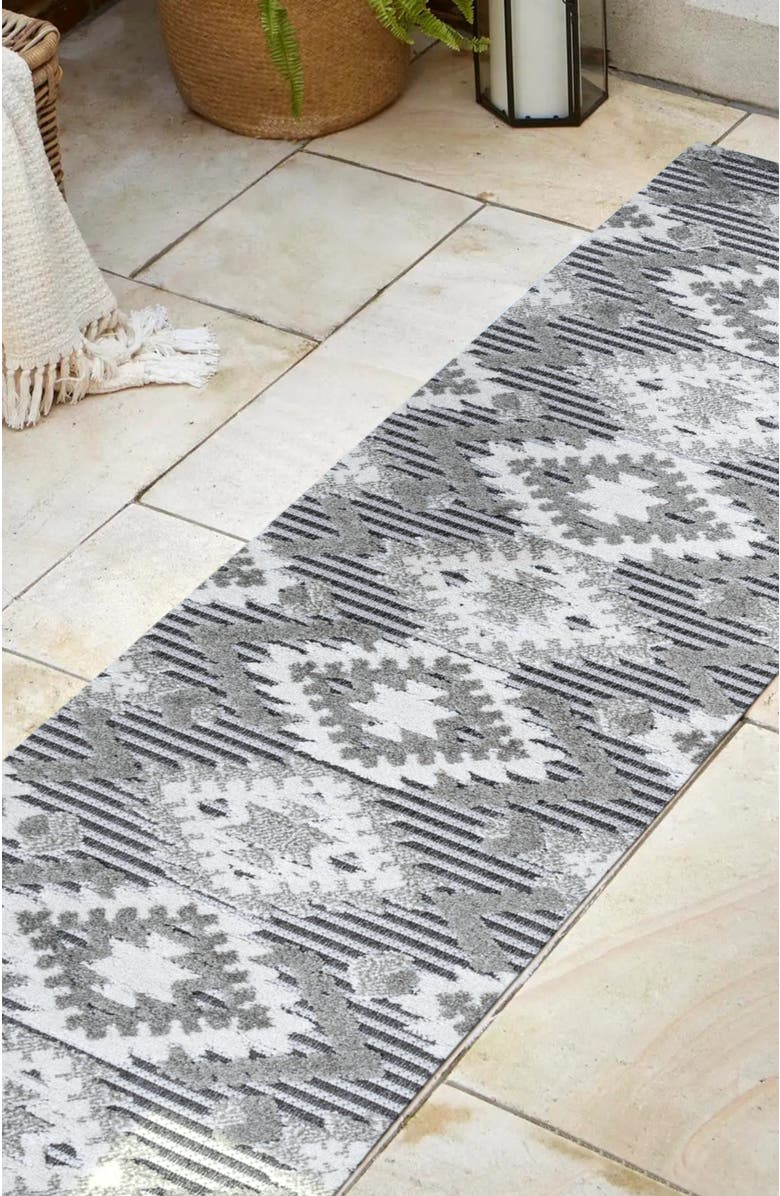 JONATHAN Y Sumak High-Low Pile Neutral Diamond Kilim Indoor/Outdoor Area Rug, Alternate, color, Gray/White/Black