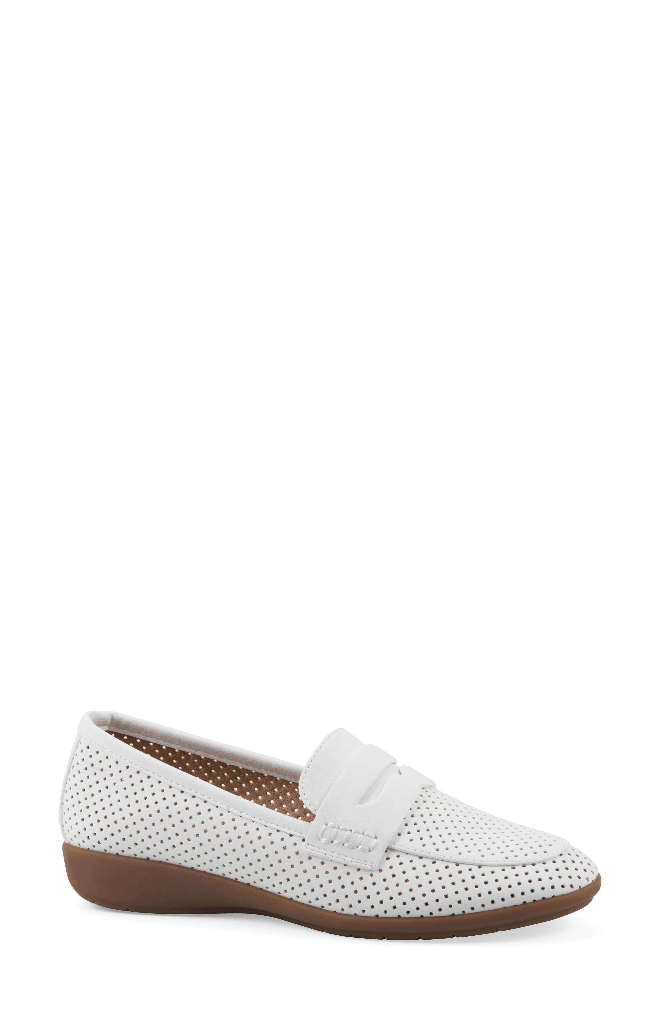 CLIFFS BY WHITE MOUNTAIN Samson Loafer, Main, color, White Nbuuck