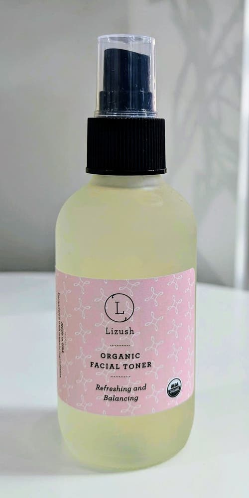 Lizush Organic Facial Toner Refreshing And Balancing In Natural Green