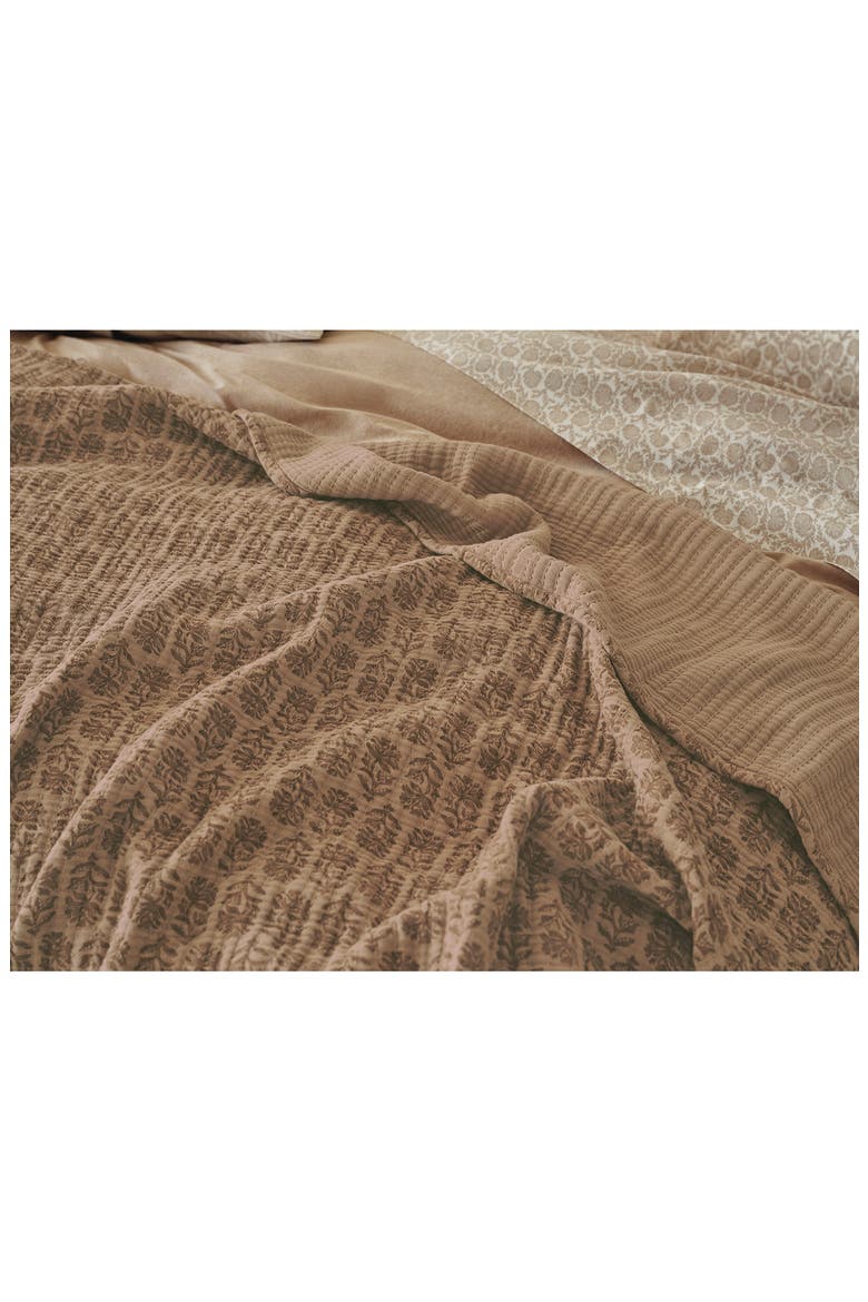 Mirada Organic Cotton Matelassé Blanket, Alternate, color, FAWN CHRYSANTHEMUM