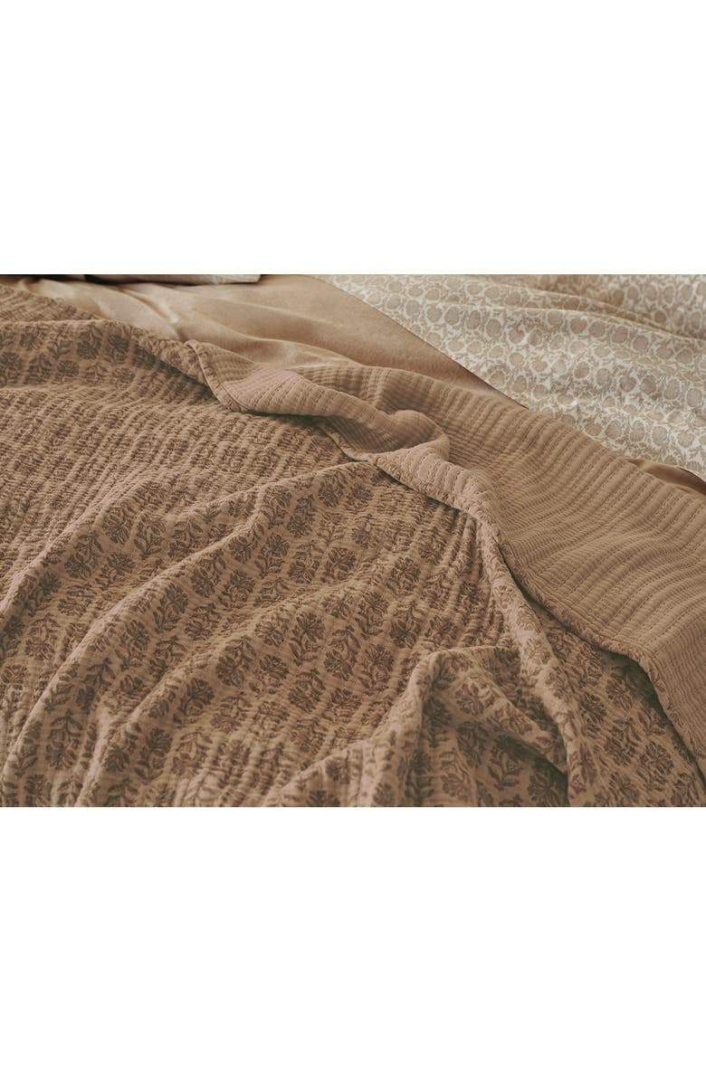 Coyuchi Mirada Organic Cotton Matelassé Blanket, Alternate, color, Fawn Chrysanthemum