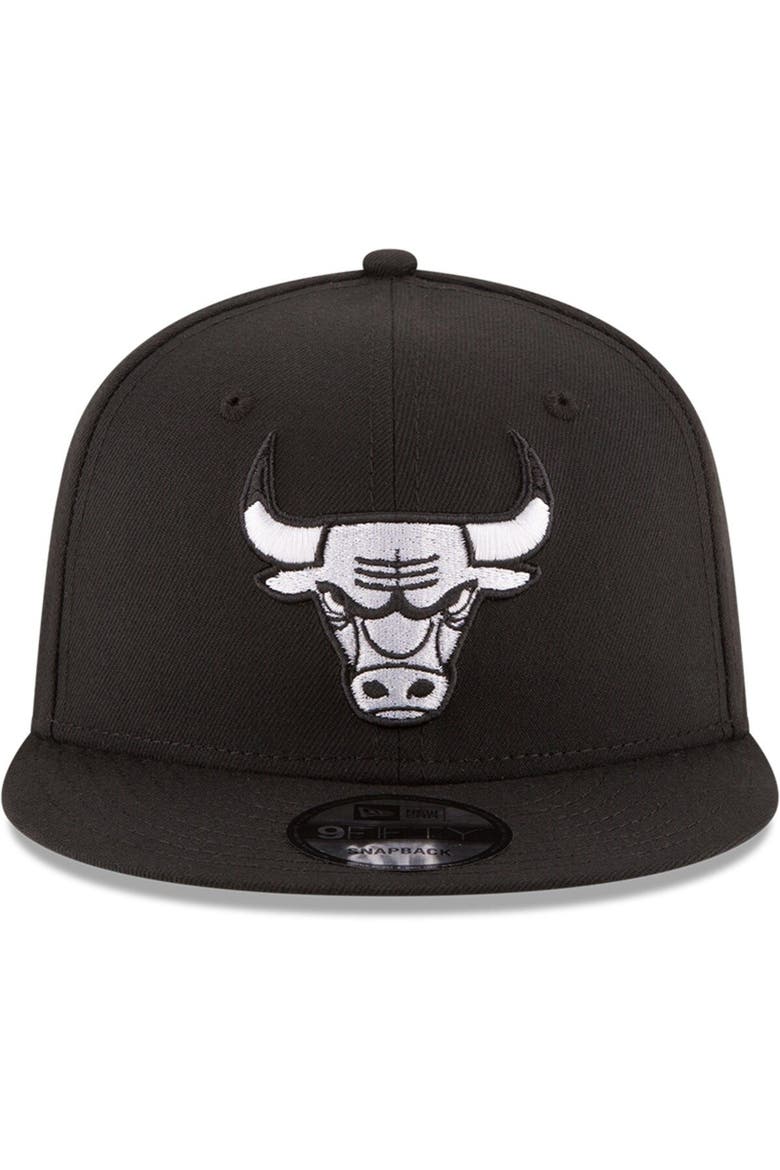 Men's New Era Black Chicago Bulls Black & White Logo 9FIFTY Adjustable Snapback Hat, Alternate, color, Black