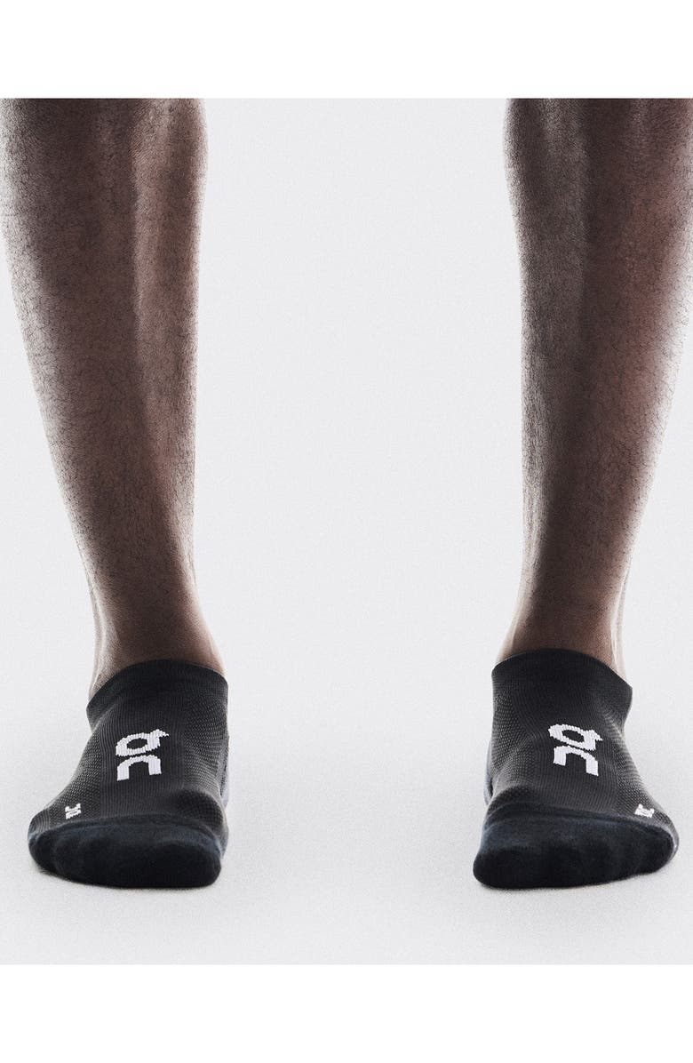 On Core Low 2-Pack Run Socks, Alternate, color, Black