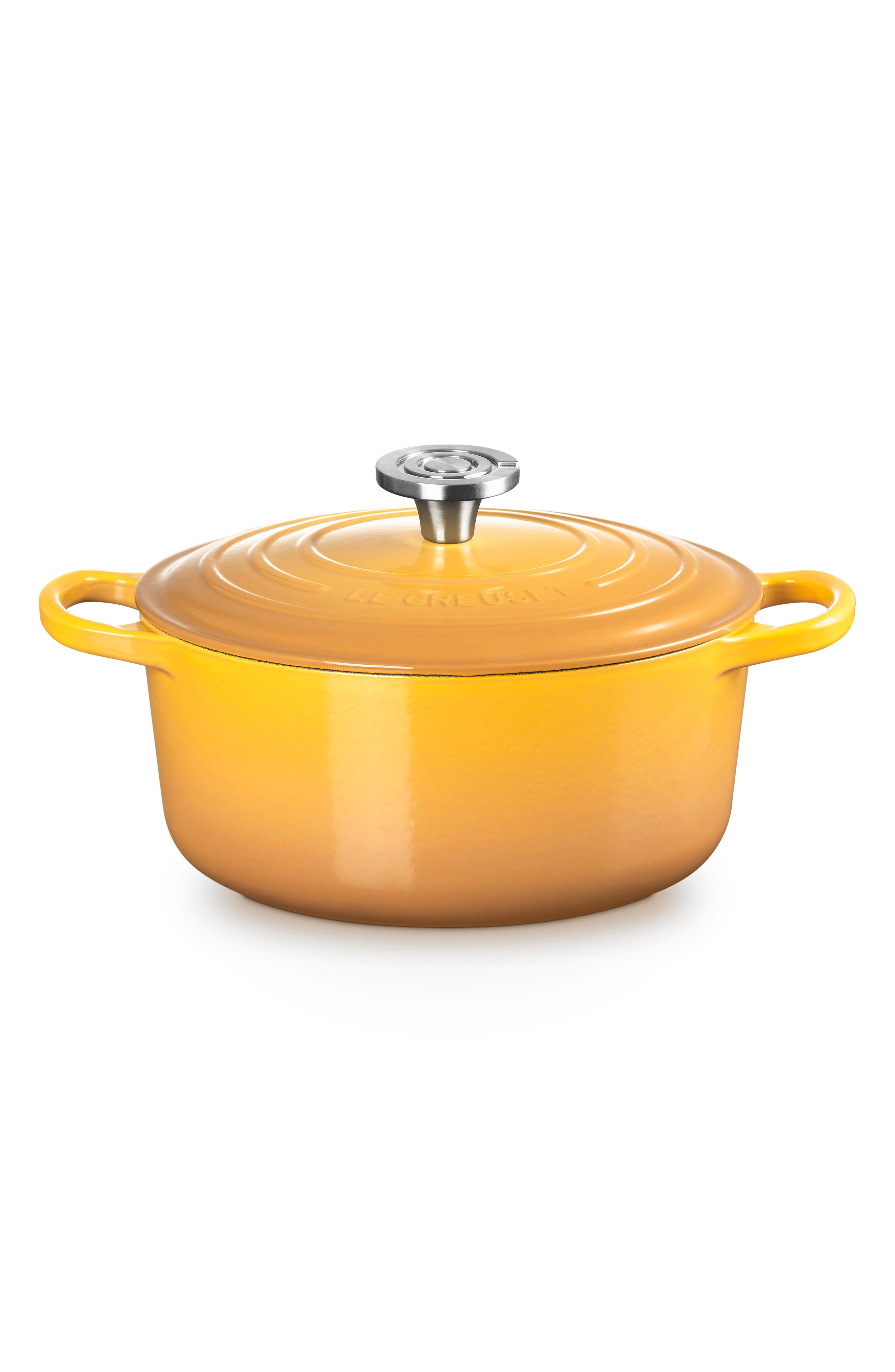 Le Creuset Signature 4.5-quart Round Enamel Cast Iron Dutch Oven In Yellow