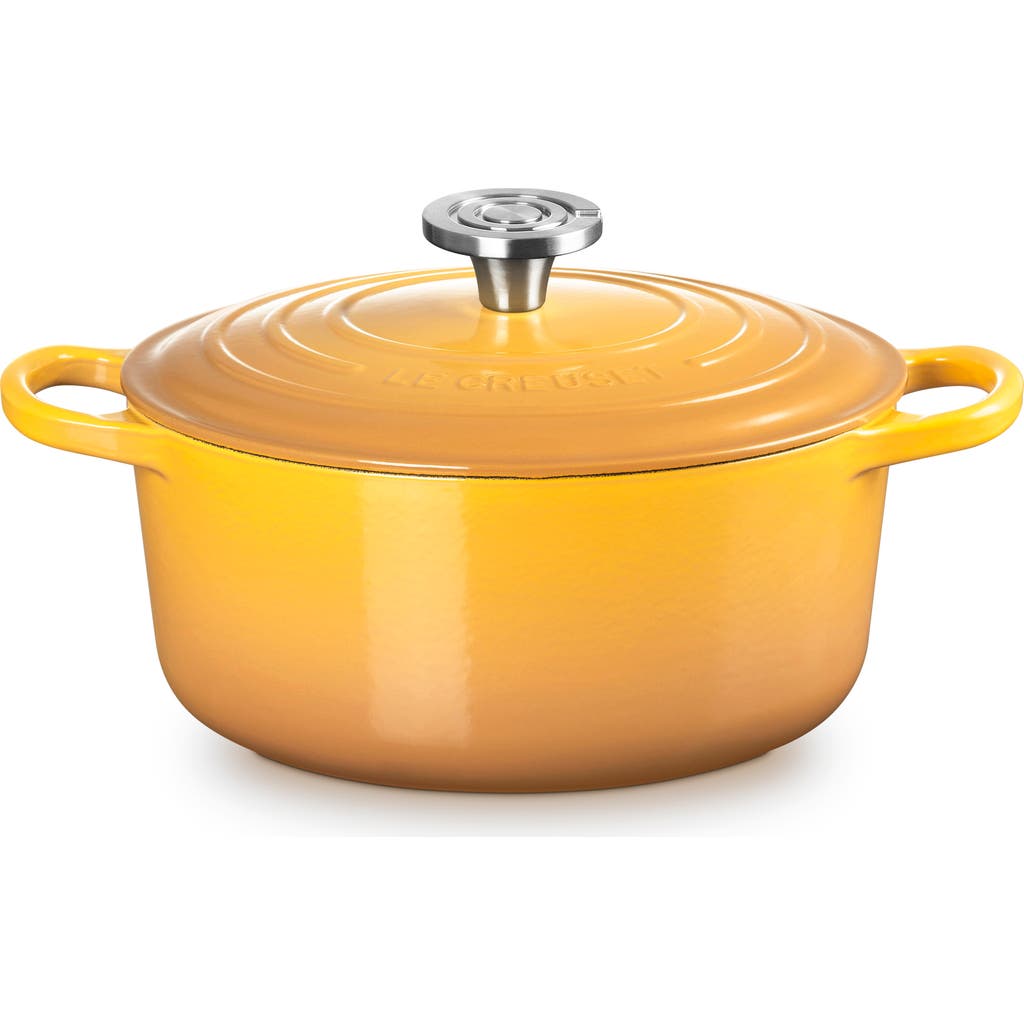 Le Creuset Signature 4.5-quart Round Enamel Cast Iron Dutch Oven In Yellow