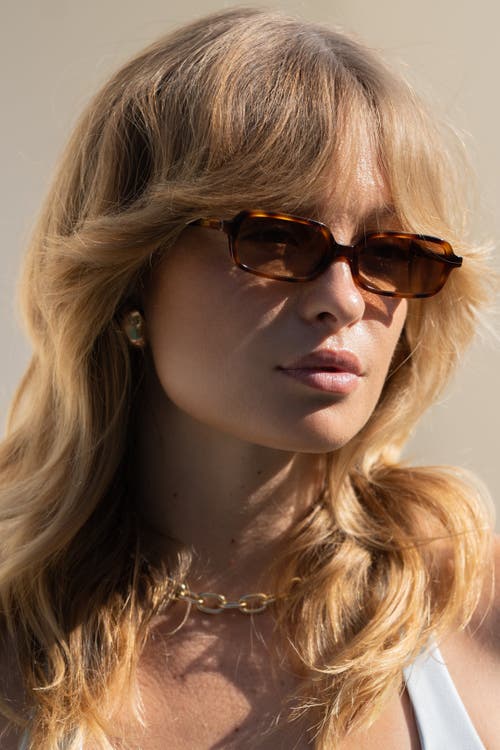 Freyrs Eyewear Miki Rectangular Sunglasses In Brown