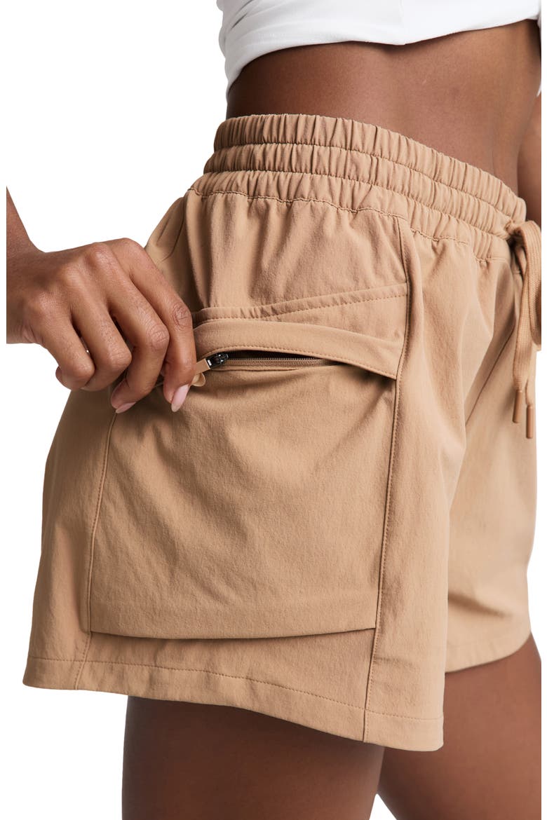 Peak 3-Inch Cargo Shorts, Alternate, color, CAMEL
