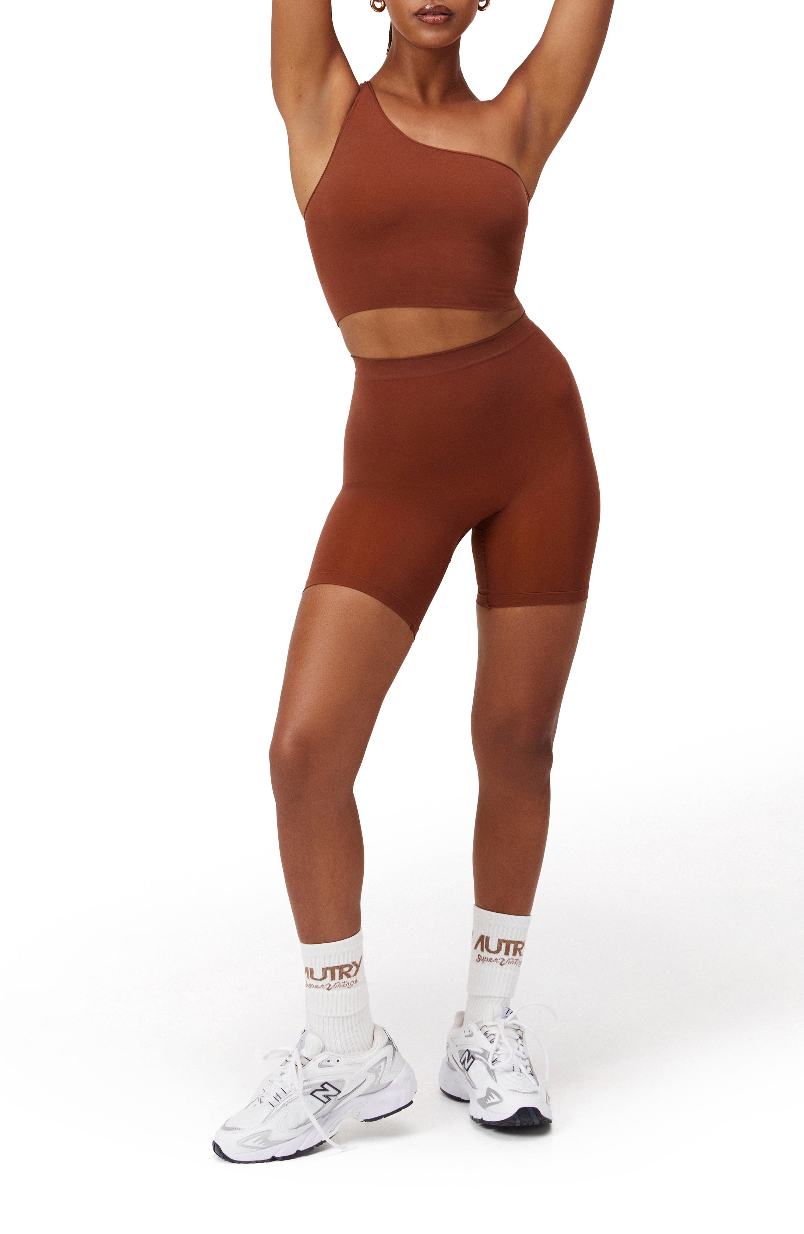 Noody Body smooth seamless forming mid shorts in Brown 