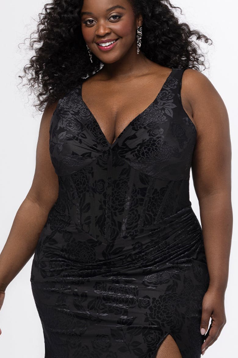 Plus-Size Fitted Velvet Burnout Formal Gown with Slit, Alternate, color, Black