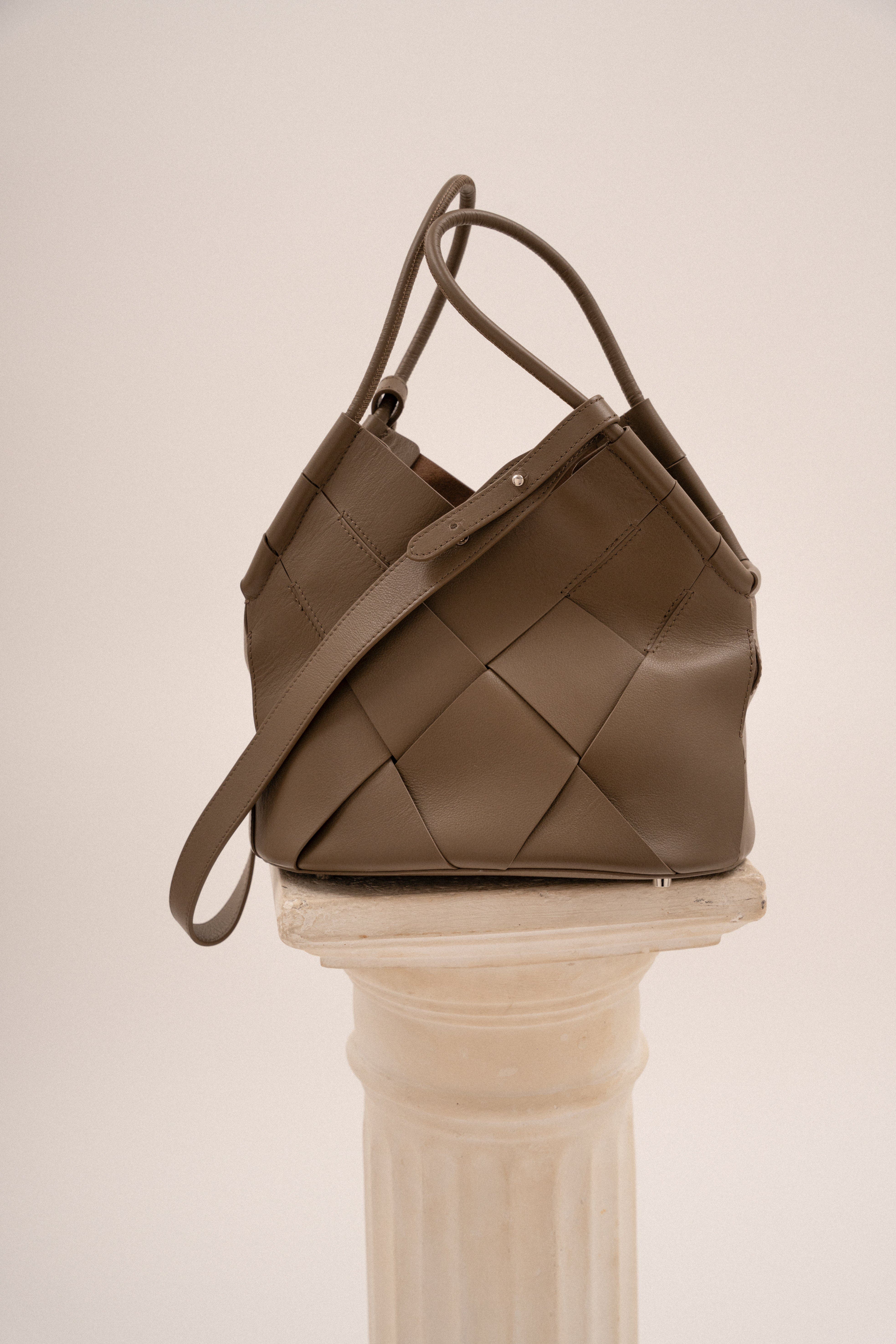 81031540 Aetherwit Handbag, Alternate, color, Grey