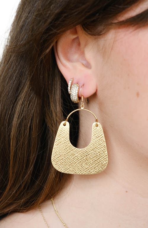 Nickel & Suede Soft Pearl Noras Earrings In Gold Leaf