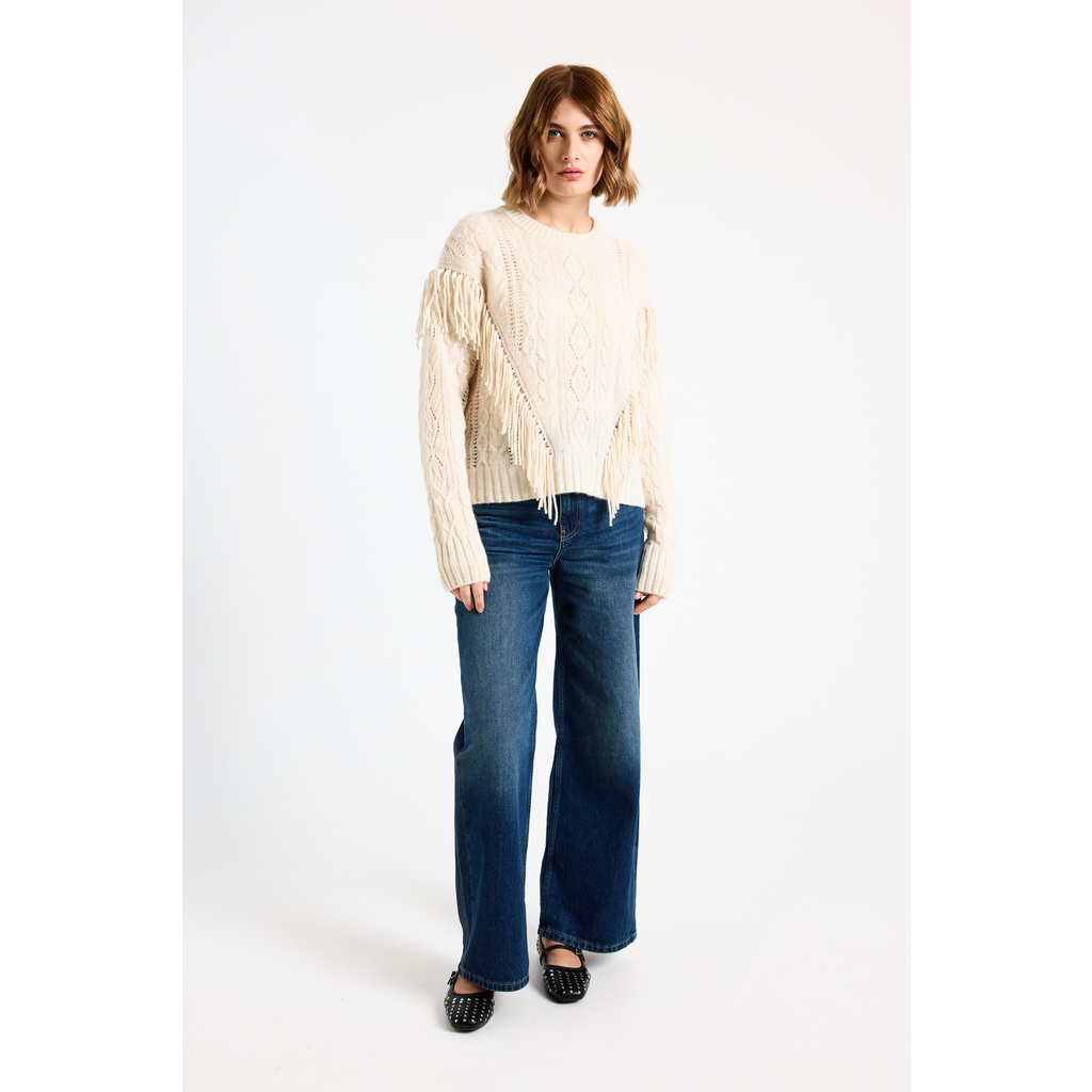 Brodie Pure Cashmere Cable Fringed Crew Neck Jumper In White