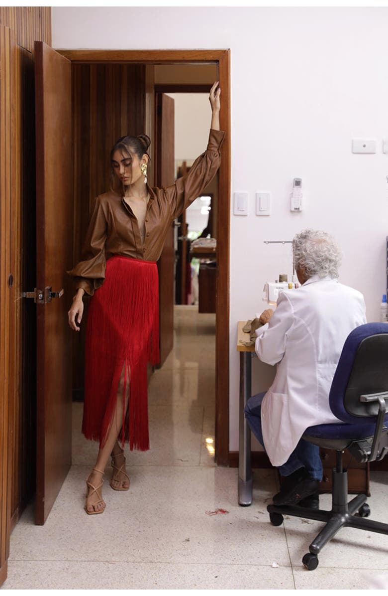 NO PISE LA GRAMA Hola Shirt, Alternate, color, Caramel