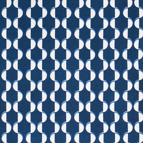 Carol & Frank Wavy Dot Towel In Blue