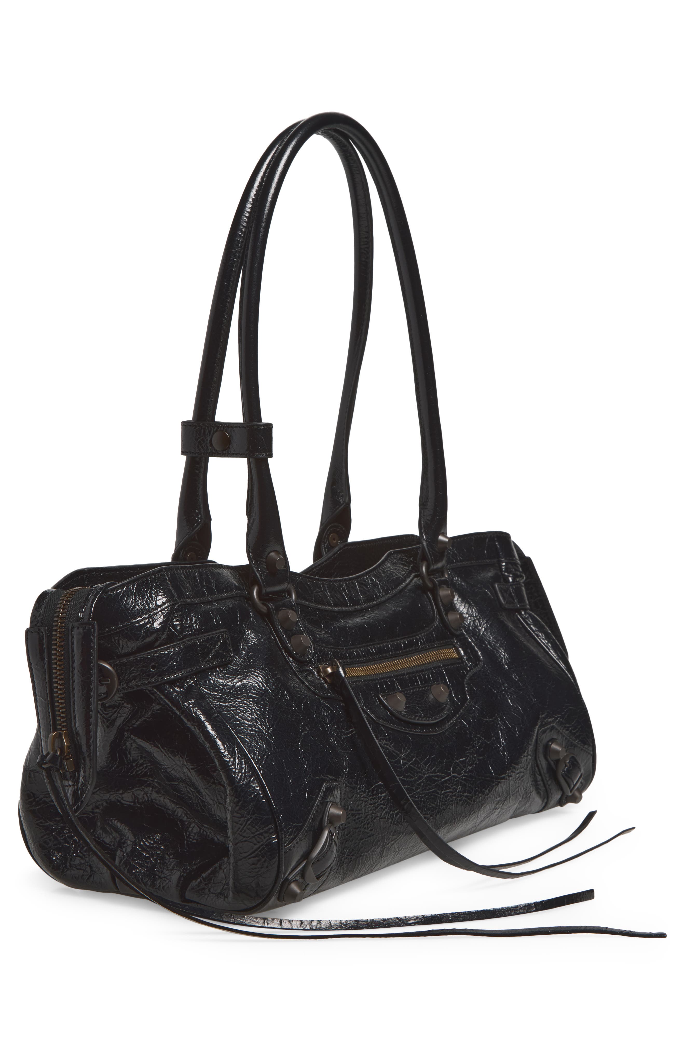 Le City East West Leather Shoulder Bag, Alternate, color, 1000 BLACK