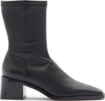 Paulina Boot