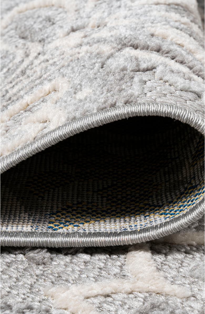 JONATHAN Y Gordes Paisley High-Low Light indoor/Outdoor Area Rug, Alternate, color, Light Gray/Ivory