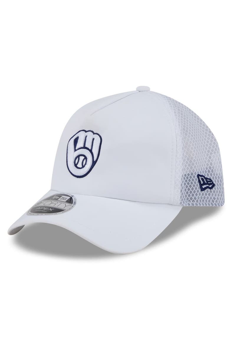 Men's New Era White Milwaukee Brewers 2026 Batting Practice Apex 9FORTY Adjustable Trucker Hat, Main, color, White