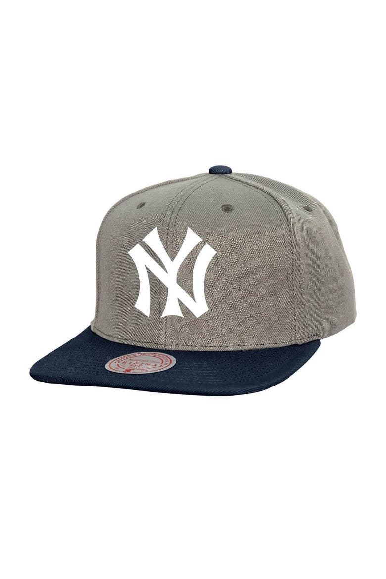 Men's Mitchell & Ness Gray New York Yankees Cooperstown Collection Basic Flip Snapback Hat, Main, color, Gray