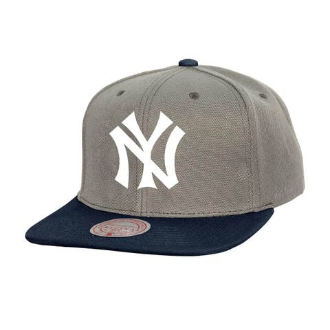 Men's Mitchell & Ness Gray New York Yankees Cooperstown Collection Basic Flip Snapback Hat