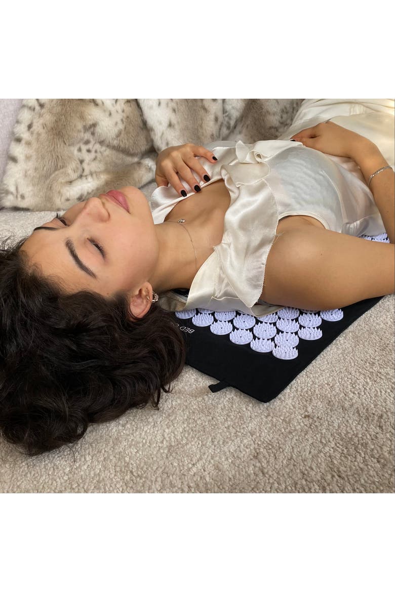 Bon Acupressure Mat Original Acupressure Design with 8820 Precision Nails, Alternate, color, Jet Black