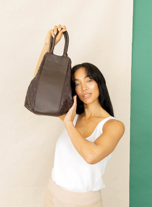 Deux Mains All Day Leather Tote In Brown