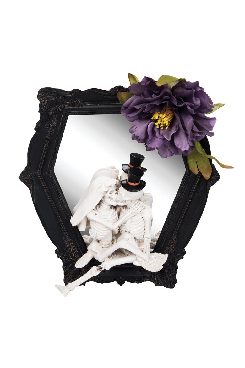 Kissing Couple Halloween Wall Art Tabletop Figurine, Main, color, White