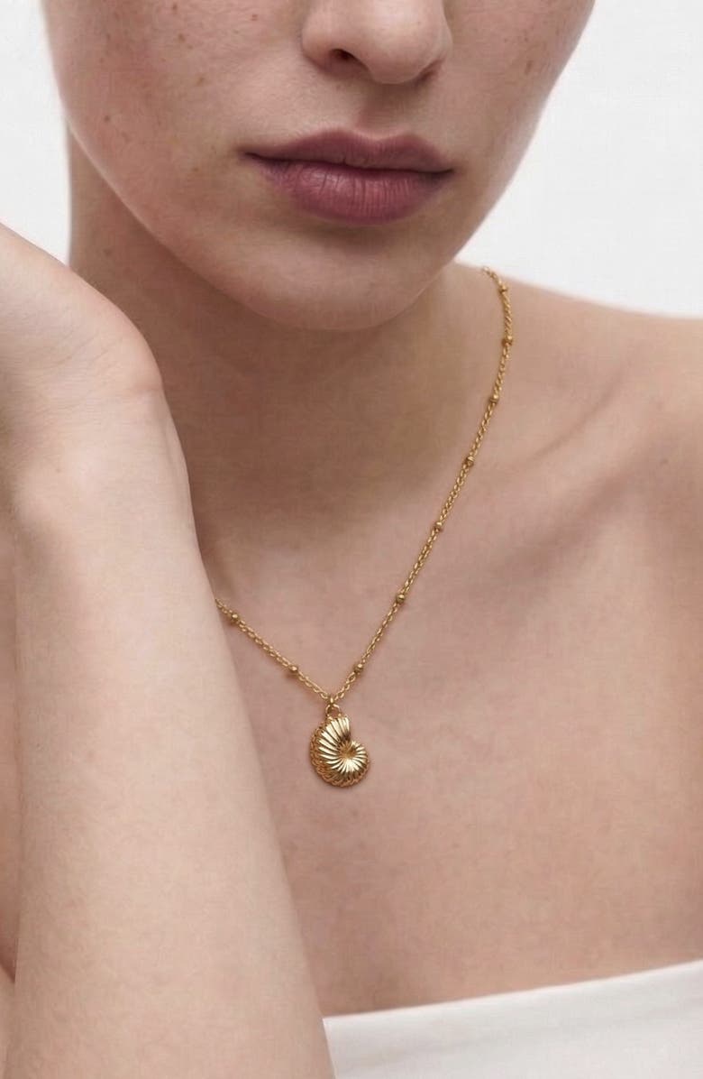 YOJ Coral Beaded Shell Chocker Necklace in Gold, Alternate, color, Gold