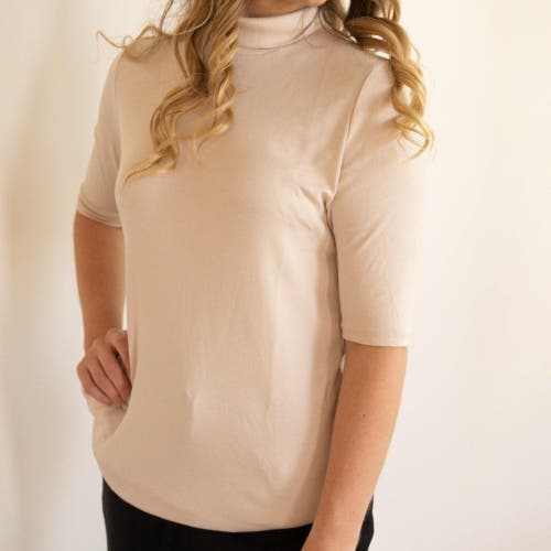 Eavolu Acadia-aspen Short Sleeve Mock-neck Top In Bone