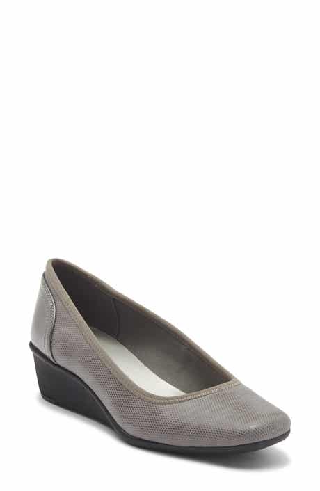 Anne Klein Wisher Pump