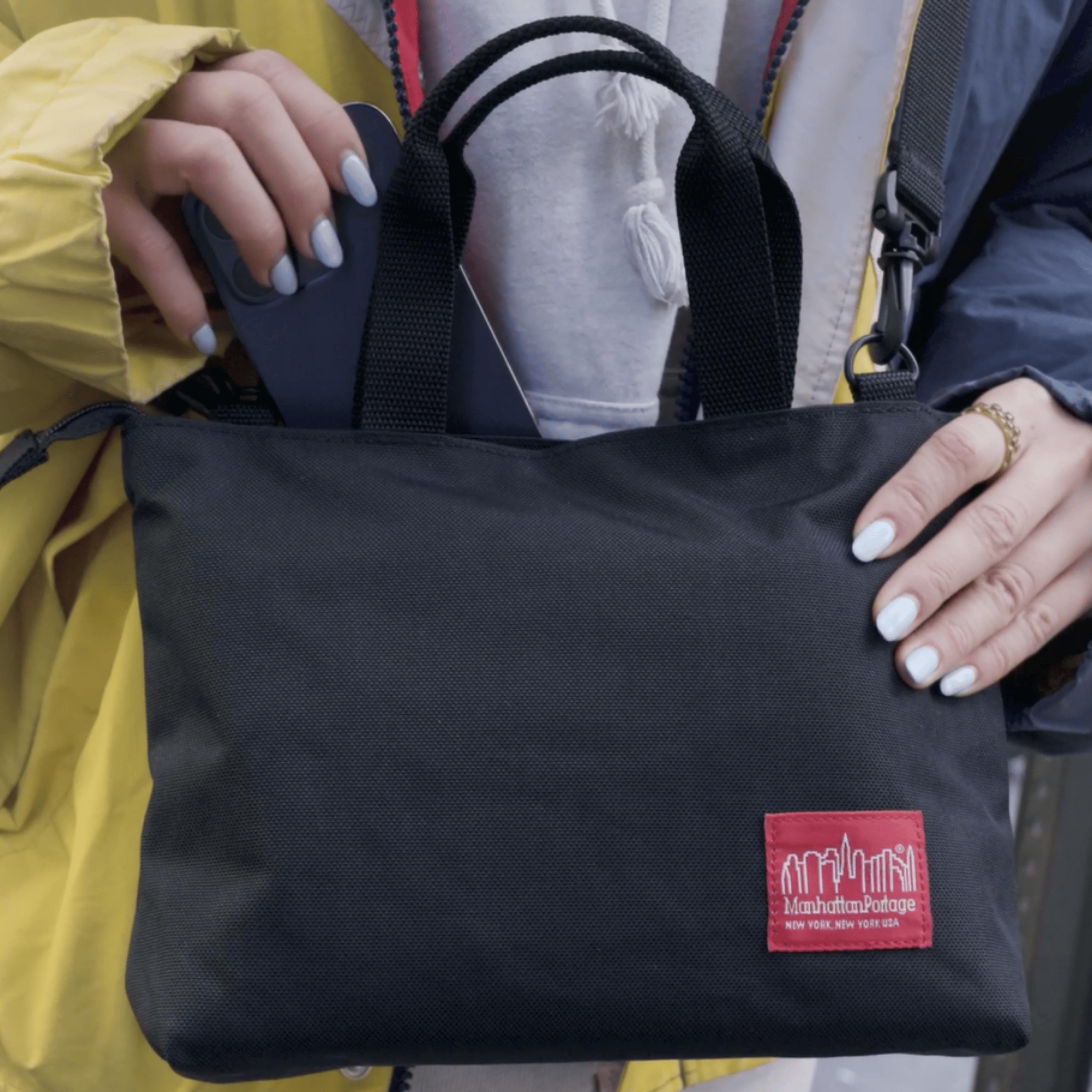 Manhattan Portage Remsen Street Tote Bag Ver 2, Alternate, color, Black