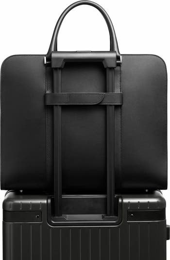 Carl Friedrik Smart holder Nordstrom