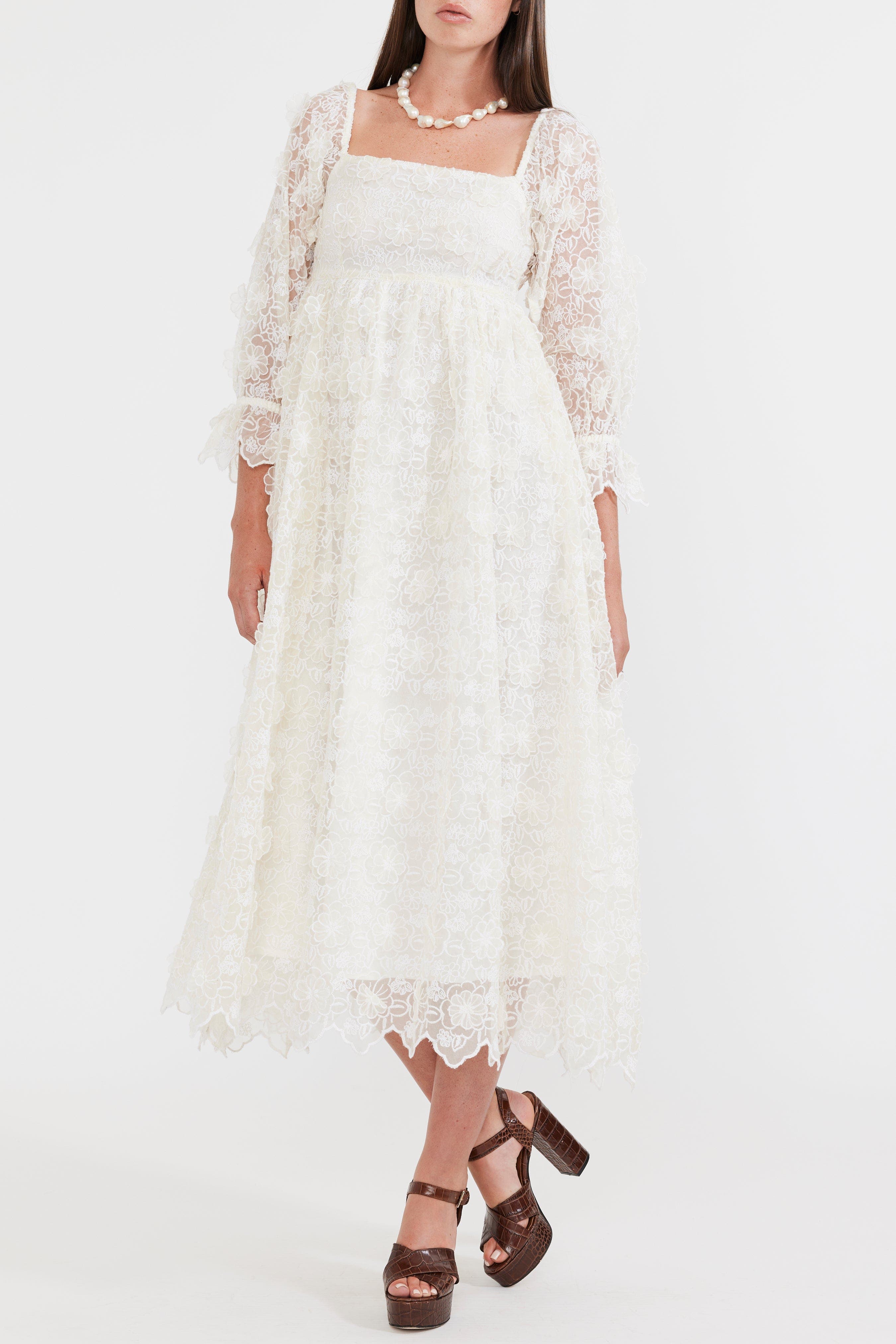 Eddy in Vivid White Floral Lace 