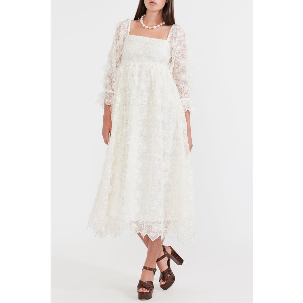 Eddy in Vivid White Floral Lace