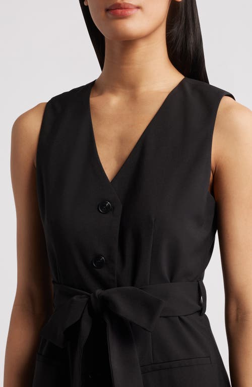 Zoe And Claire Sleeveless Belted Dress In Black