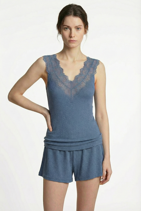 Ultra Comfort Lace-Detail Comisole