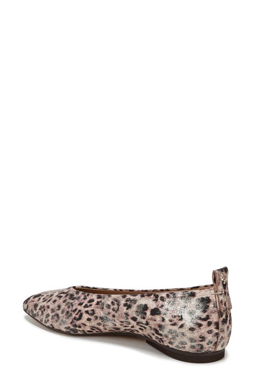 27 Edit Naturalizer Carla Flat