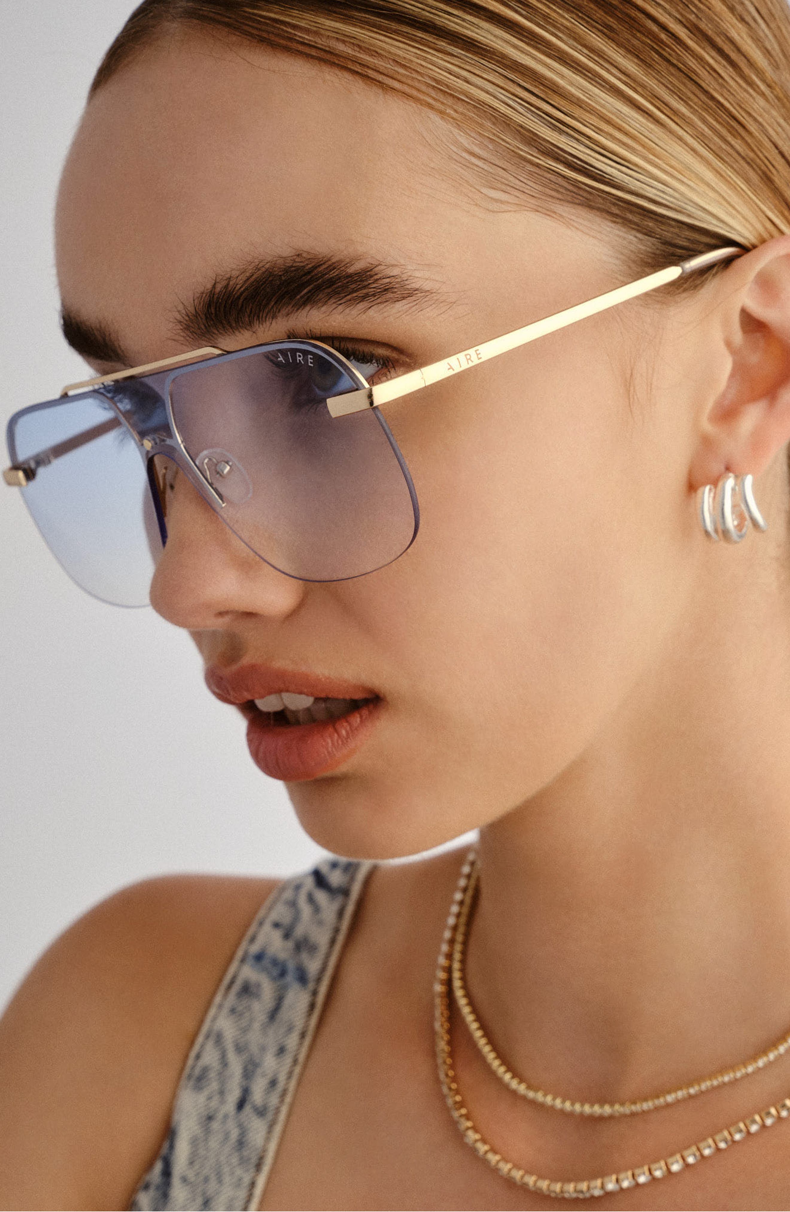 Aire Venatici 137mm Aviator Sunglasses Bright Gold Light Brown Gradient NWT/Case Cosmos Bright Gold Uni-Sex Aviator Sunglasses | Aire – AIRE US main image 4