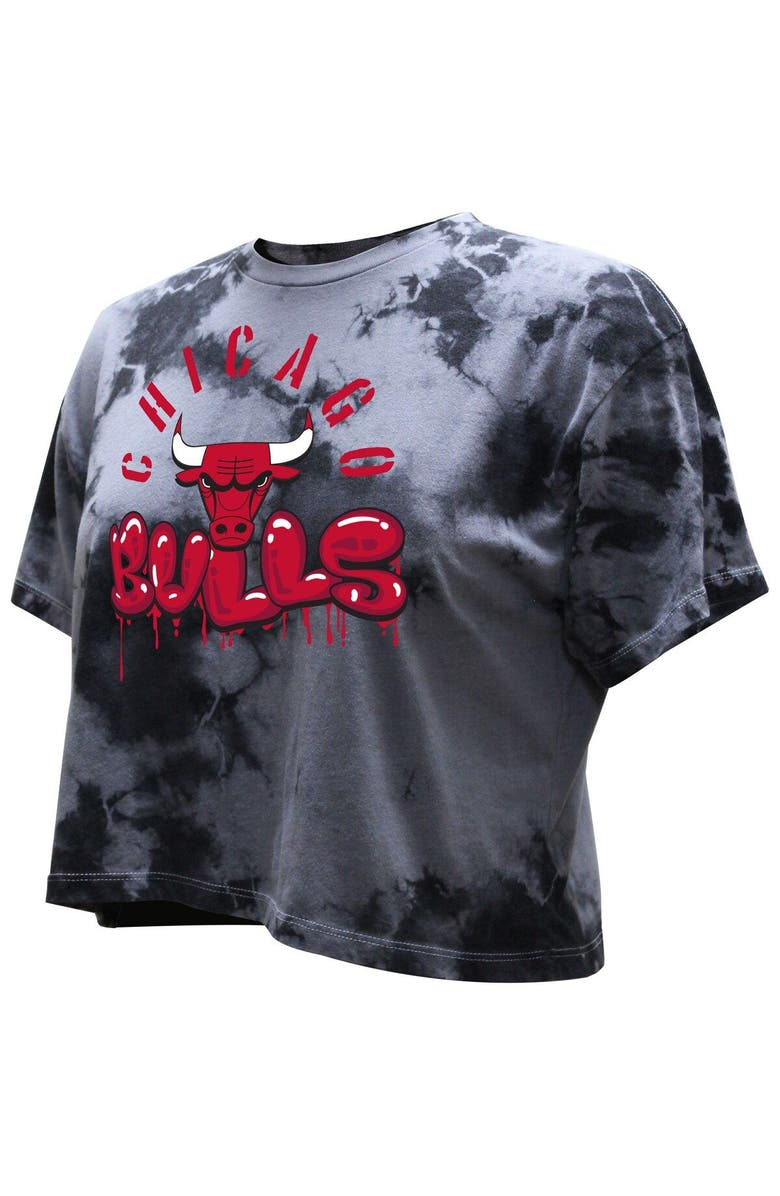 Stadium Essentials Women's Stadium Essentials  Charcoal Chicago Bulls Street Art Dark Crystal Washed Crop T-Shirt, Alternate, color, 