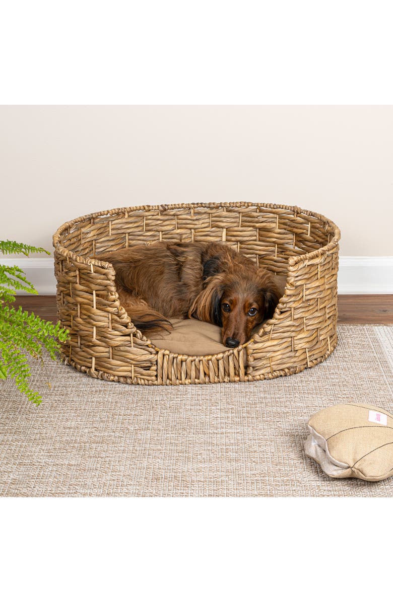 The Licker Store Perri 24" x 18" Classic Farmhouse Handwoven Hyacinth Oval Pet Bed, Machine-Washable Cushion, Main, color, Natural