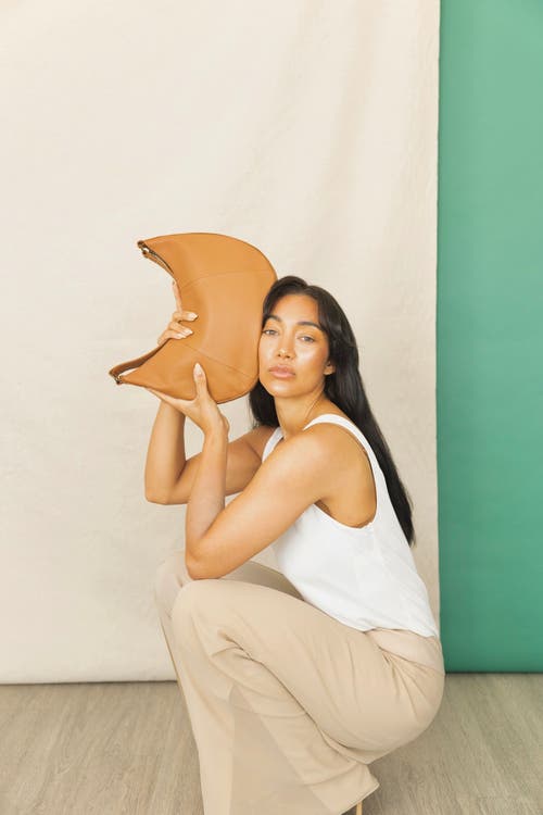 Deux Mains Saddle Shoulder Bag In Brown