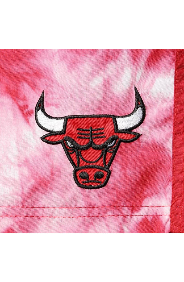 G-III SPORTS BY CARL BANKS Men's G-III Sports by Carl Banks Red Chicago Bulls Splash Volley Swim Shorts, Alternate, color, Red