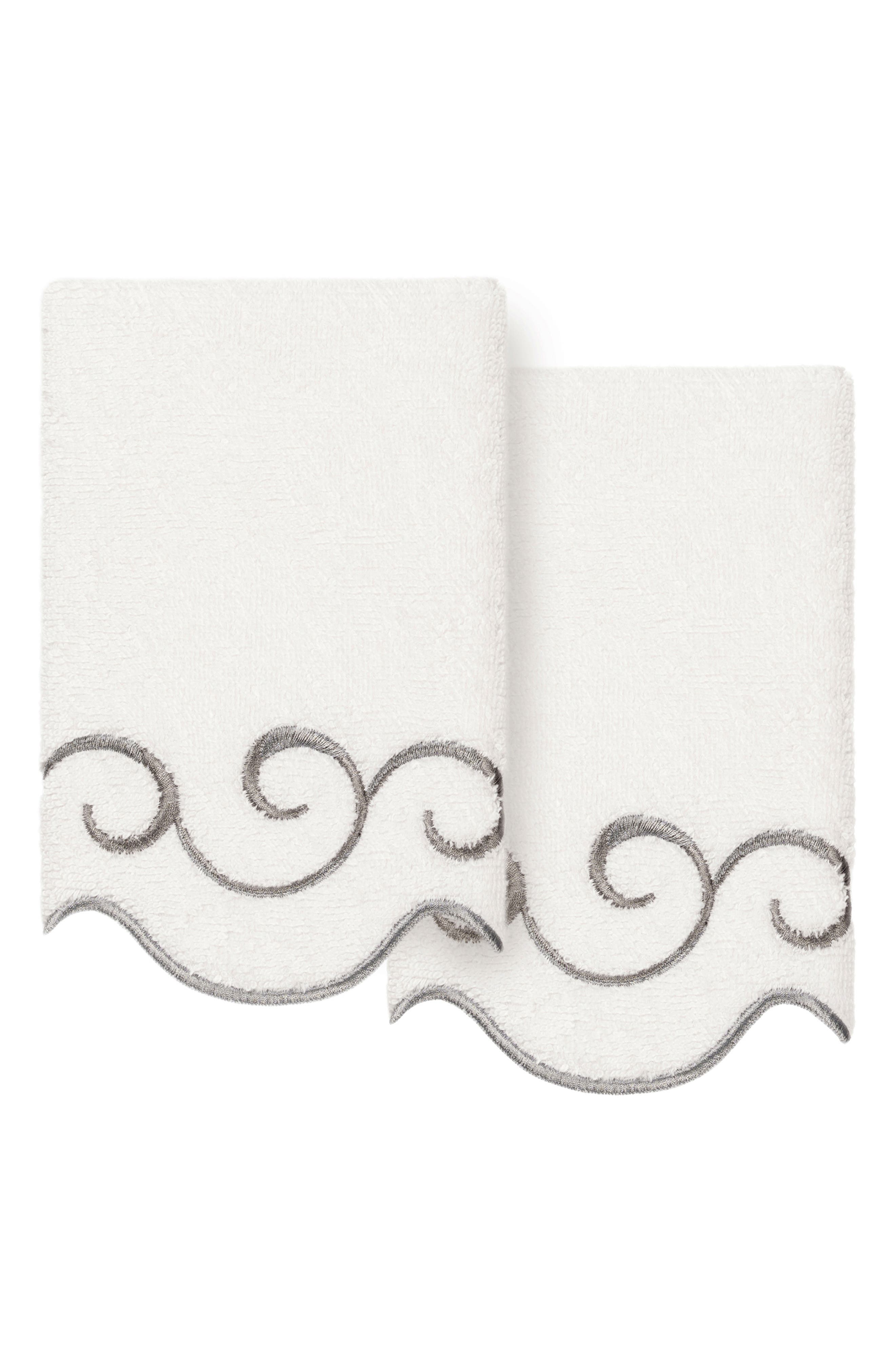 Simplicity Embroidered Scallop 2-Piece Washcloth Set