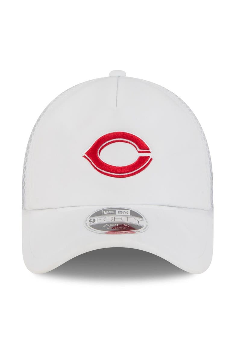 Men's New Era White Cincinnati Reds 2026 Batting Practice Apex 9FORTY Adjustable Trucker Hat, Alternate, color, White