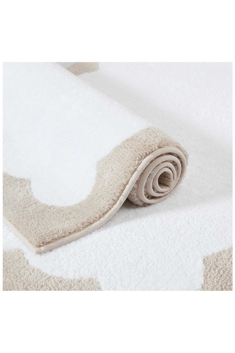 Bedford Scallop Microfiber Bath Rug, Alternate, color, WHITE/ LINEN